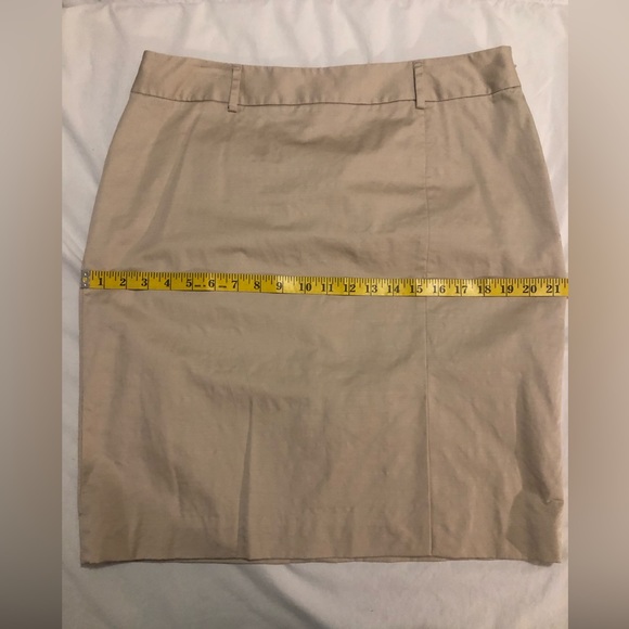 White House Black Market tan pencil skirt, side zipper, fully lined, front vent - Picture 7 of 14